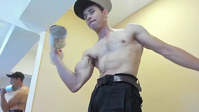 Snapshot of Muscle_Scott chatting on October 1, 12:11 pm Muscle Scott online show from October 1, 12:11 pm