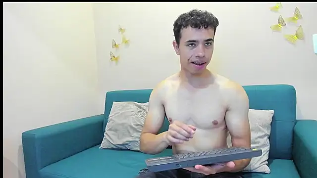 Snapshot of Muscle_Scott chatting on October 2, 12:12 pm Muscle Scott online show from October 2, 12:12 pm