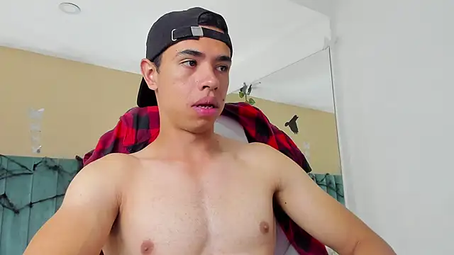 Snapshot of Muscle_Scott chatting on October 11, 12:15 pm Muscle Scott online show from October 11, 12:15 pm