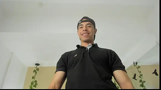 Snapshot of Muscle_Scott chatting on October 27, 7:29 pm Muscle Scott online show from October 27, 7:29 pm