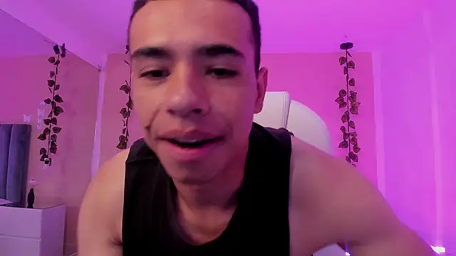 Snapshot of Muscle_Scott chatting on November 2, 1:24 pm Muscle Scott online show from November 2, 1:24 pm