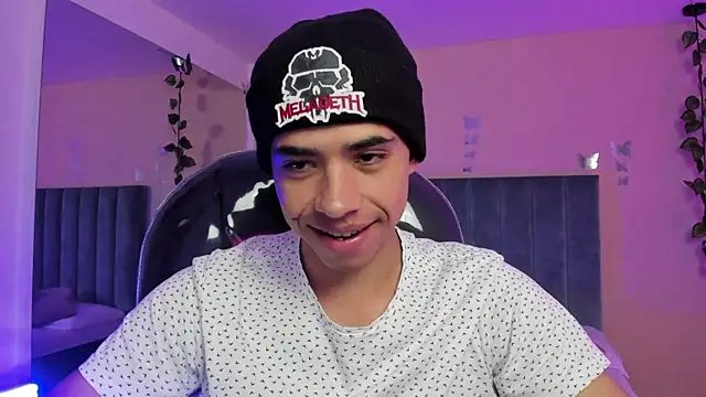 Snapshot of Muscle_Scott chatting on November 21, 12:59 pm Muscle Scott online show from November 21, 12:59 pm