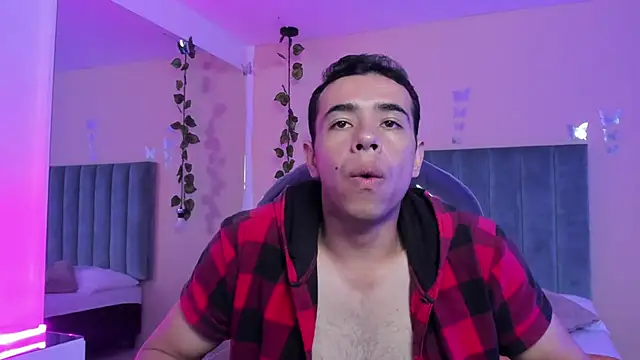 Snapshot of Muscle_Scott chatting on November 23, 2:17 pm Muscle Scott online show from November 23, 2:17 pm