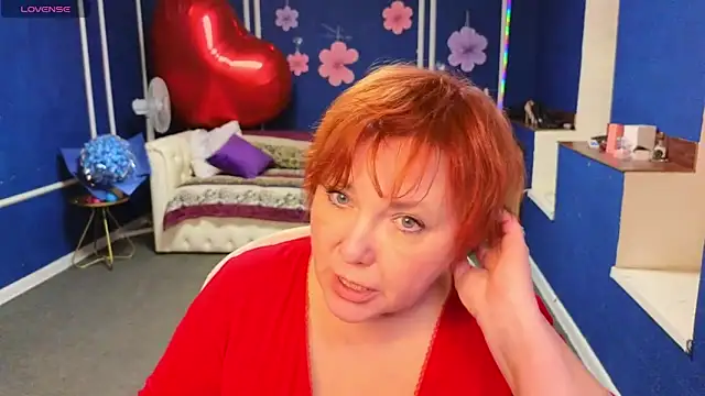 Kira Kenett online show from April 20, 5:26 pm