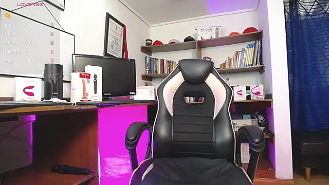 GretaVoss  online show from November 27, 7:38 pm