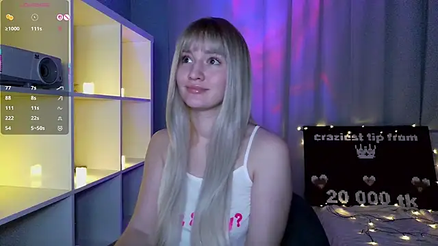 Snapshot of LunaXLoverx chatting on October 30, 5:35 pm LunaXLoverx online show from October 30, 5:35 pm