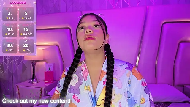 HatsaJones online show from February 8, 4:05 am