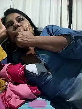 Snapshot of AnggelicaSwan21 chatting on November 4, 1:05 am AnggelicaSwan21 online show from November 4, 1:05 am