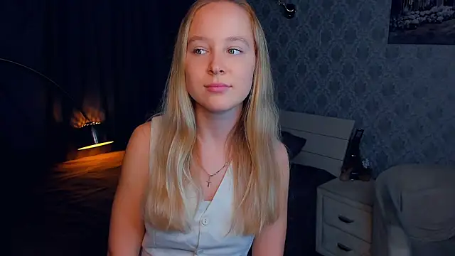 SoonMoor online show from September 8, 6:18 pm