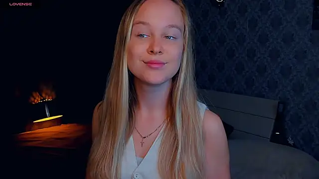 SoonMoor online show from September 14, 6:18 pm