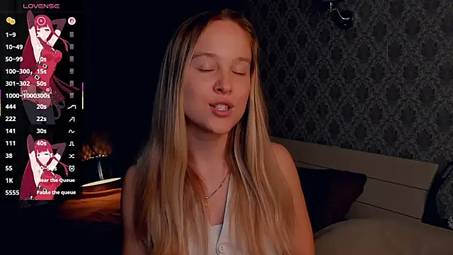 SoonMoor online show from September 18, 5:59 pm