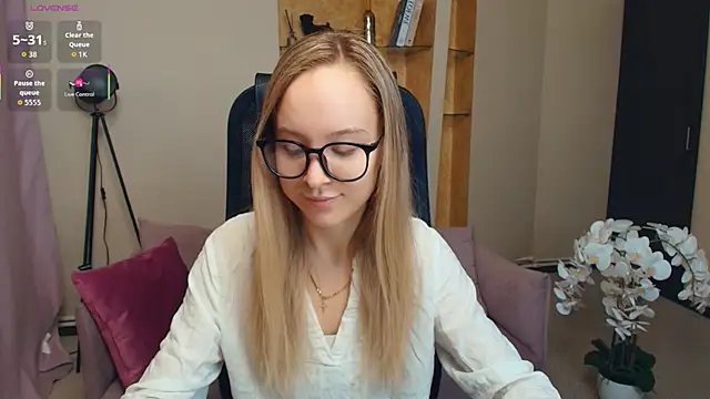 SoonMoor online show from November 28, 7:05 pm