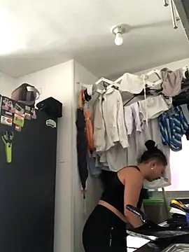 Snapshot of Paris_11 chatting on November 6, 2:29 pm Paris 11 online show from November 6, 2:29 pm