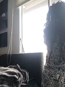 Snapshot of Paris_11 chatting on November 15, 12:45 pm Paris 11 online show from November 15, 12:45 pm