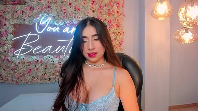 Snapshot of MayaMoretti_ chatting on October 24, 3:36 am MayaMoretti online show from October 24, 3:36 am