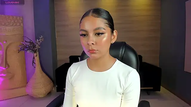 NinaBlum online show from October 1, 2:50 am