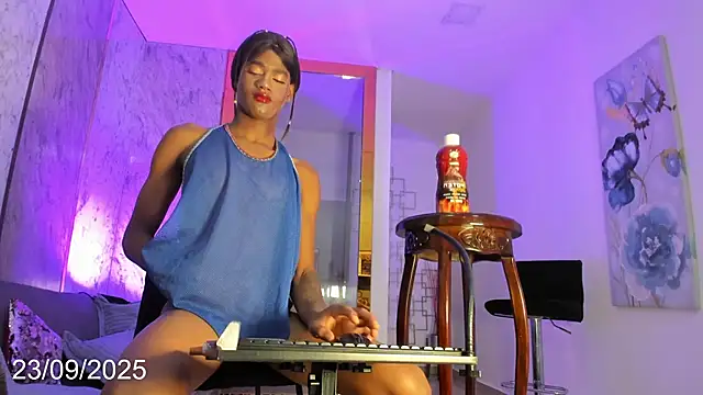 Snapshot of shantal_chocolet chatting on September 23, 1:14 pm shantal chocolet online show from September 23, 1:14 pm