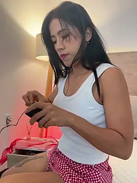 Snapshot of GinebraBrown chatting on November 28, 6:43 pm GinebraBrown online show from November 28, 6:43 pm