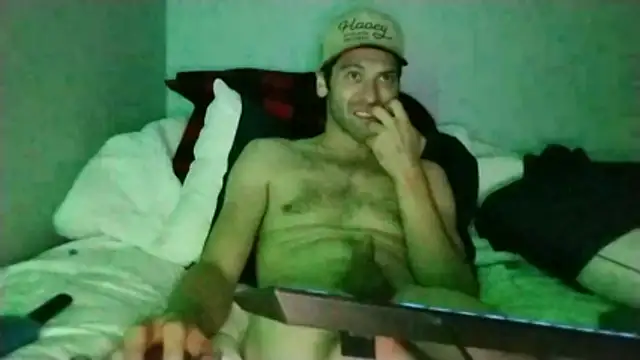 Snapshot of jerm16904 chatting on October 22, 4:02 am jerm16904 online show from October 22, 4:02 am