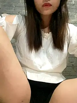 Snapshot of _sury00_ chatting on October 4, 7:06 am  sury00  online show from October 4, 7:06 am