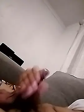 Snapshot of j3tt360 chatting on February 9, 8:46 pm j3tt360 online show from February 9, 8:46 pm