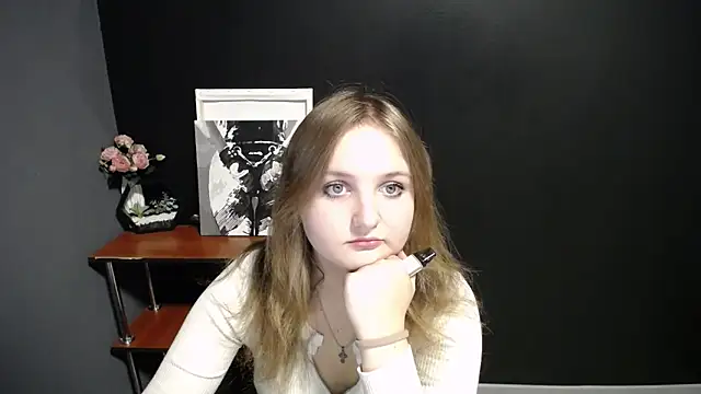 Snapshot of Mystic_nikole chatting on October 9, 12:58 pm Mystic nikole online show from October 9, 12:58 pm