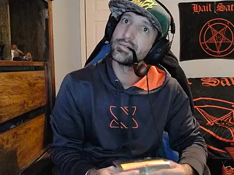 Snapshot of Ardokks chatting on November 4, 4:33 am Ardokks online show from November 4, 4:33 am