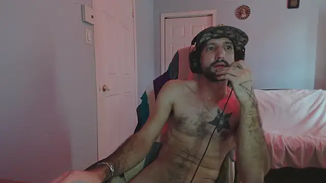 Snapshot of Ardokks chatting on November 22, 5:45 pm Ardokks online show from November 22, 5:45 pm