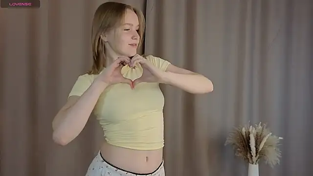 Snapshot of VinnieSerrano chatting on October 12, 3:11 pm VinnieSerrano online show from October 12, 3:11 pm