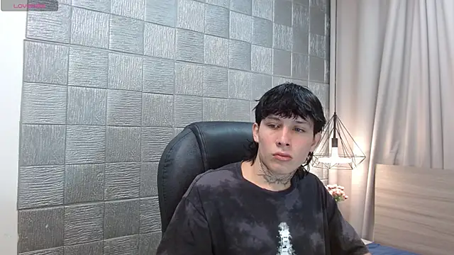 Iantwink18 online show from November 4, 1:43 pm