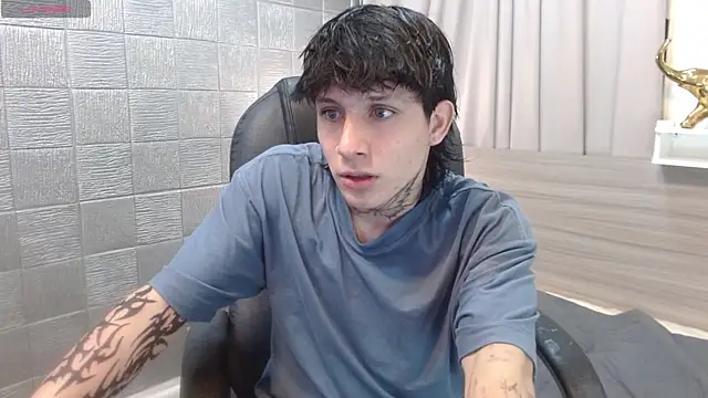 Iantwink18 online show from November 18, 2:17 am