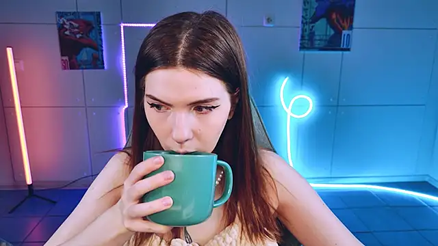 Snapshot of AliceCUNTach chatting on September 25, 5:11 am AliceCUNTach online show from September 25, 5:11 am