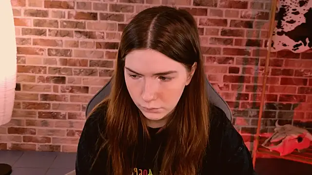 Snapshot of AliceCUNTach chatting on November 9, 5:06 am AliceCUNTach online show from November 9, 5:06 am