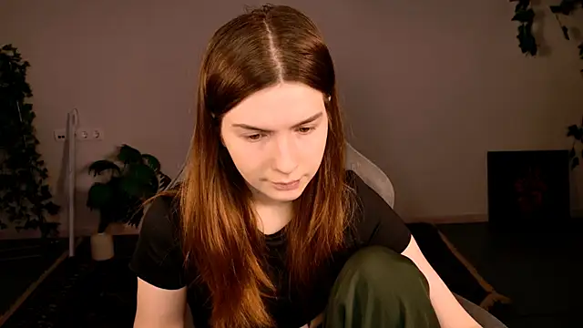 Snapshot of AliceCUNTach chatting on November 27, 5:09 am AliceCUNTach online show from November 27, 5:09 am