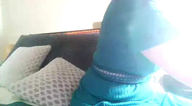 aussiepeaches online show from March 19, 2:37 am