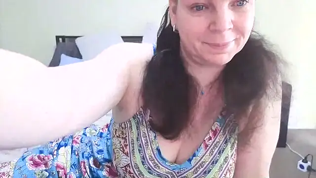 aussiepeaches online show from September 23, 1:52 am