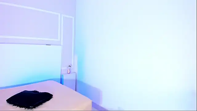 Snapshot of TianaGlow26 chatting on October 7, 3:36 am TianaGlow26 online show from October 7, 3:36 am