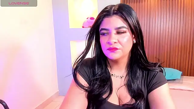 Snapshot of TianaGlow26 chatting on October 9, 7:34 pm TianaGlow26 online show from October 9, 7:34 pm