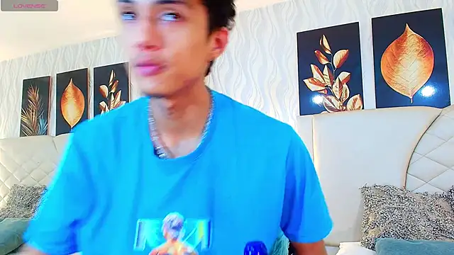 Snapshot of Lean_Portman chatting on October 24, 8:38 pm Lean Portman online show from October 24, 8:38 pm