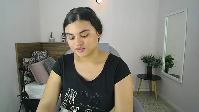 Miabloomm  online show from October 8, 3:26 am