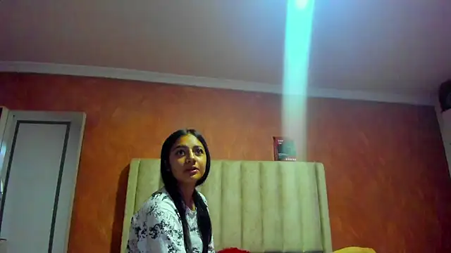 Snapshot of Naomi_205 chatting on November 19, 2:22 am Naomi 205 online show from November 19, 2:22 am