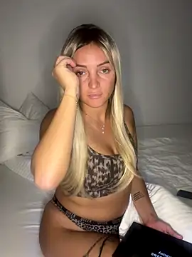 madiiy online show from September 28, 8:14 pm