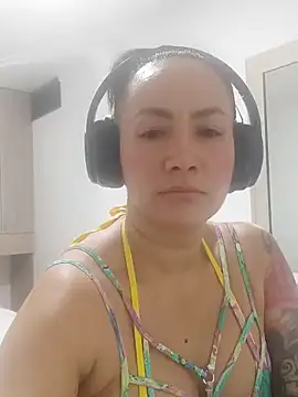 Snapshot of Anilina1212 chatting on October 28, 4:27 am Anilina1212 online show from October 28, 4:27 am