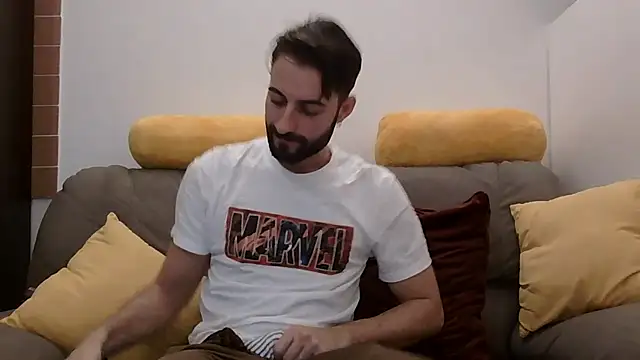 Amicisegreti online show from December 17, 4:24 pm