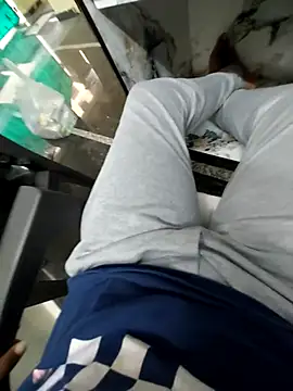 Snapshot of mommylover5 chatting on October 1, 11:38 am mommylover5 online show from October 1, 11:38 am