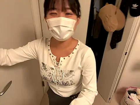 Snapshot of hikiwarinatto_xoxo chatting on December 16, 8:41 am hikiwarinatto xoxo online show from December 16, 8:41 am