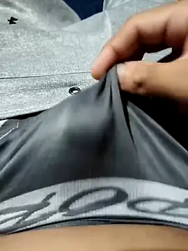 Snapshot of Aaia93 chatting on November 1, 4:47 am Aaia93 online show from November 1, 4:47 am