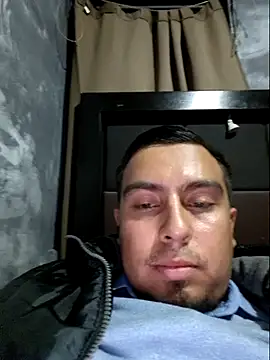 Snapshot of Aaia93 chatting on November 30, 11:42 pm Aaia93 online show from November 30, 11:42 pm