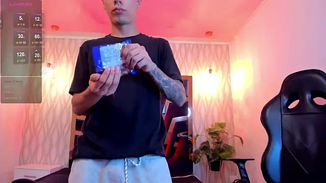 Justin Lakee online show from October 18, 11:27 pm