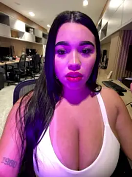 SofiaWildee online show from January 8, 1:30 am